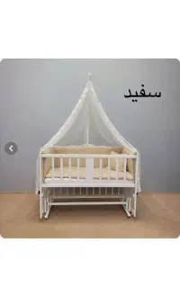 تخت کنار مادر