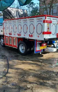 ایسوزو مدل ۸۶ بی رنگ