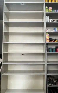قفسه و میز