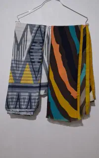 تعدادی روسری شالی