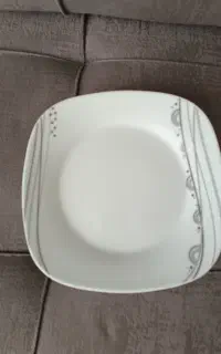 ظروف چینی در حد نو