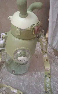 قمقمه اب بسیارزیبا وشیک ونو