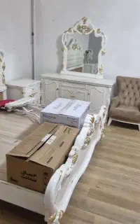 فروش فوری تخت خواب و یک دست مبلمان تمام چوب هردو