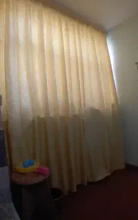 پرده ی پارچه ای ضخیم