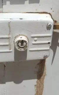 قفل و درب باز کن حیاط