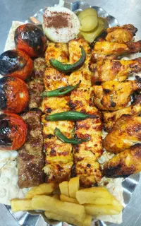 نیازمند تخته کار  و  صندوق داربرای رستوران