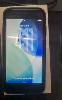 ایفون se2020و A21s