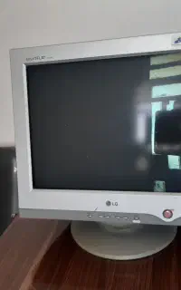 مانیتور LG 24 اینچ سالم و تمیز  بدون تعمیر