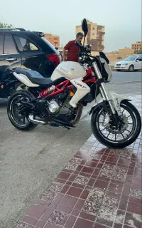 بنلی ۳۰۰ جفت سیلندر مدل ۹۷
