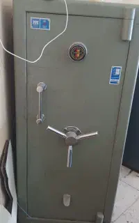 گاو صندوق بزرگ رمز دار
