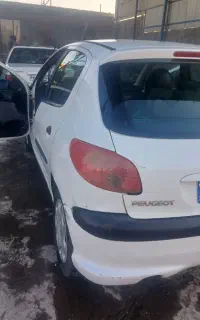 پژو ۲۰۶