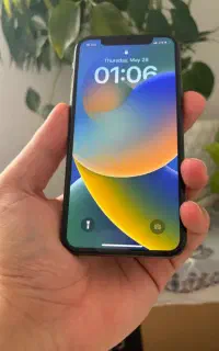 گوشی ایفن xs  کاملا سالم با انتقال و کارتون