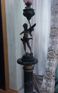 یک جفت مجسمه برنز با پایه سنگی