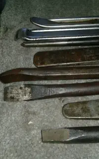 تایلیور و چکش تیشه سوهان چاقو بکس پیچ مته قلاویز