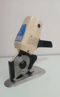 قیچی برقی خیاطی