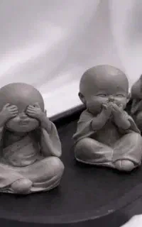 مجسمه سه تایی بودا نبین نشنو نگو