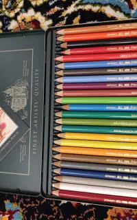مدادرنگی 24 رنگ فابرکاستل پلی کروم جعبه سبز فلزی.