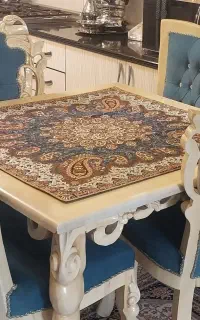 میز ناهار خوری و ویترین