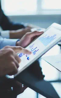 نیازمند ویزیتور