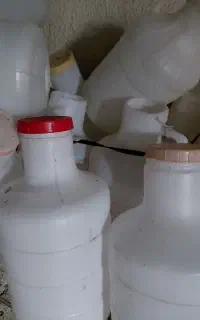 دبه عسل و ۲۰ لیتری