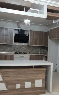 کابینت و کمد و سینک و گاز و هود خیلی تمیز