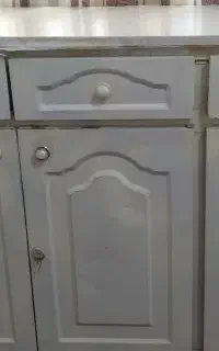 دو کابینت سه در و دو در آشپزخانه