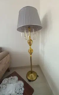 آباژورایستاده