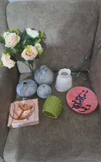 تعدادی وسیله دکوری وآشپزخانه