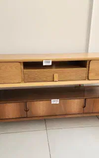 دنیای جلومبلی و میز تلویزیون و آینه کنسول مبل روژ