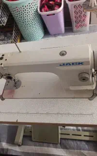 چرخ خیاطی راسته جک کاملا سالم و بدون خط و خش