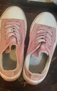 سه جفت کفش بچه گانه برند xti