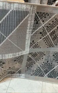 گلیم کاملا سالم وتمیز