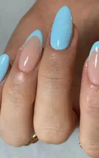 آموزش و خدمات تخصصی کاشت ناخن