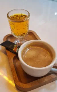 کار در کافه بستنی