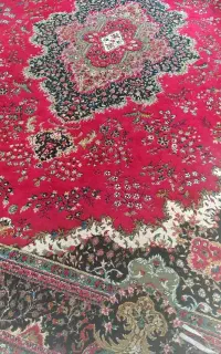 فرش 12 متری هستش به دلیل نداشتن جا میفروشم