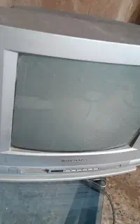 تلویزون ۱۴ اینچ