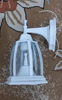 چراغ دیواری