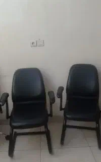 صندلی اداری گردان و انتظار