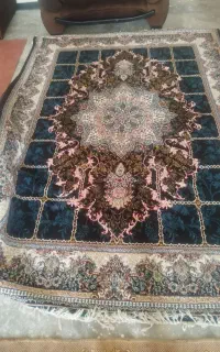 فروش سه دسته فرش دسته دوم ۹متری تمیز بدون زدگی