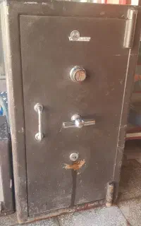 گاو صندوق کاوه اصل