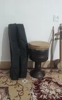 باسلام یک عدد کمانچه باکاور وتمبک فلزی سالم