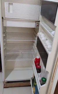 یخچال آزمایش