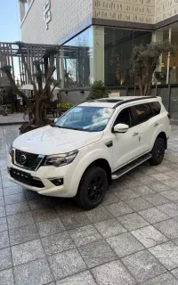 نیسان ترا ۱۴۰۴ رینگ مشکی صفر