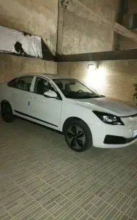 خودرو دانگ فنگ E70 آئولوس برقی