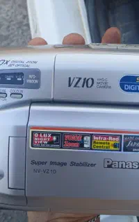 دوربین فیلمبرداری پاناسونیک VZ10 با جعبه کامل