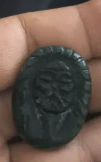 دوتا سنگ باستانی یشم