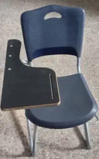 صندلی دانشجویی