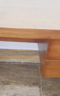 میز چوبی تحریر کارکرده