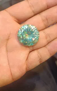 نگین موزنایت (الماس روسی) فیروزه نیشابوری