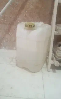 پنج تا بشکه اب ۲۰ لیتری جنس قدیمی محکم